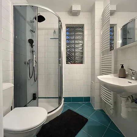 U Tri Kocicek Apartman